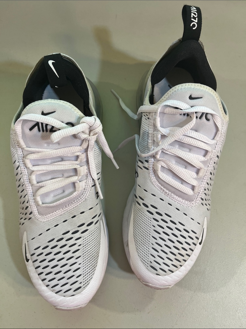 Nike Women White and Black Air 270 Mesh Athletic Shoes